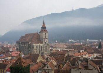 Topul celor mai frumoase biserici si manastiri din Romania