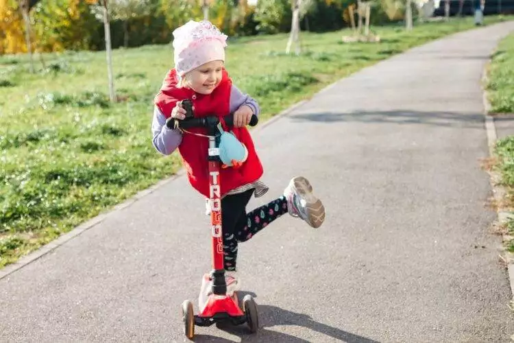 Cele mai bune trotinete electrice pentru copii