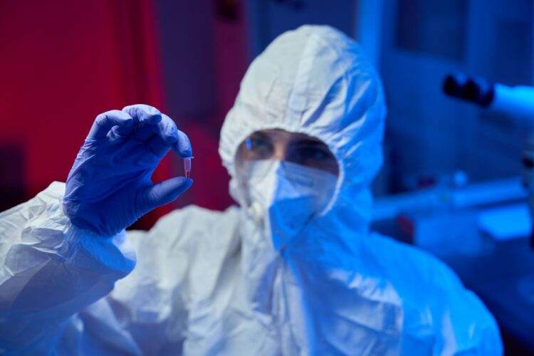 Nanotehnologia: avantaje si pericole intr-o lume in continua evolutie