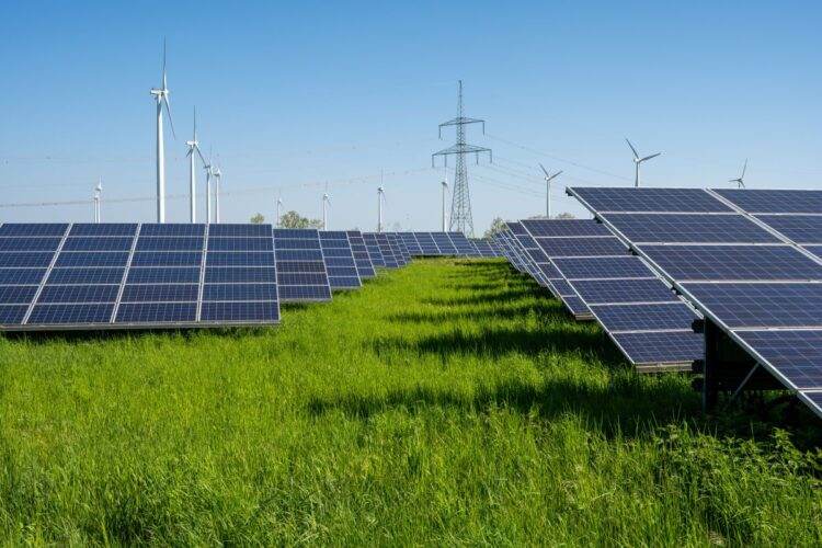 Cursa pentru dezvoltarea surselor regenerabile de energie